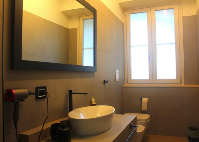 Exclusive Hub 53 Crotone